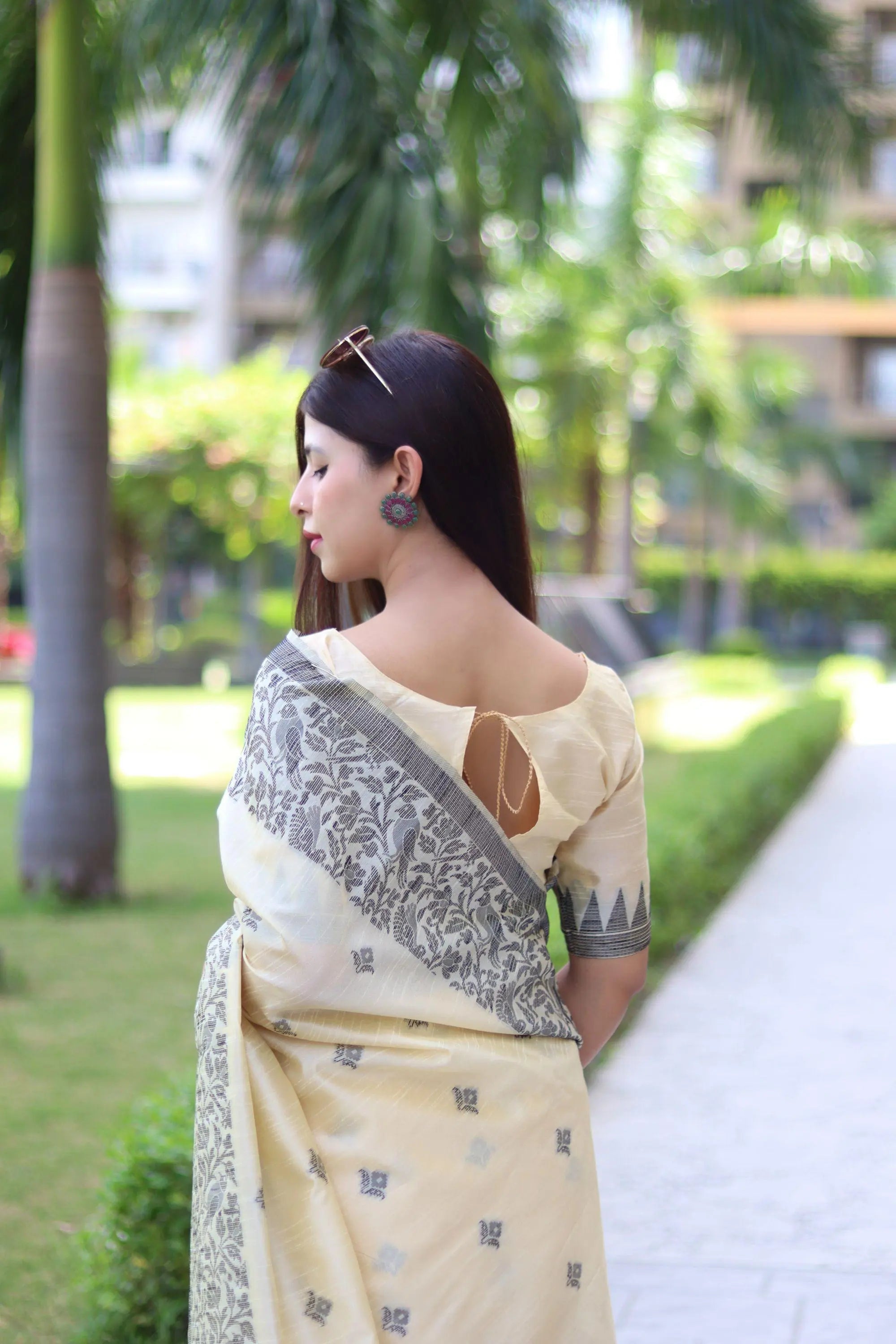 Beige Traditional Weaving Banglori Raw Silk Saree